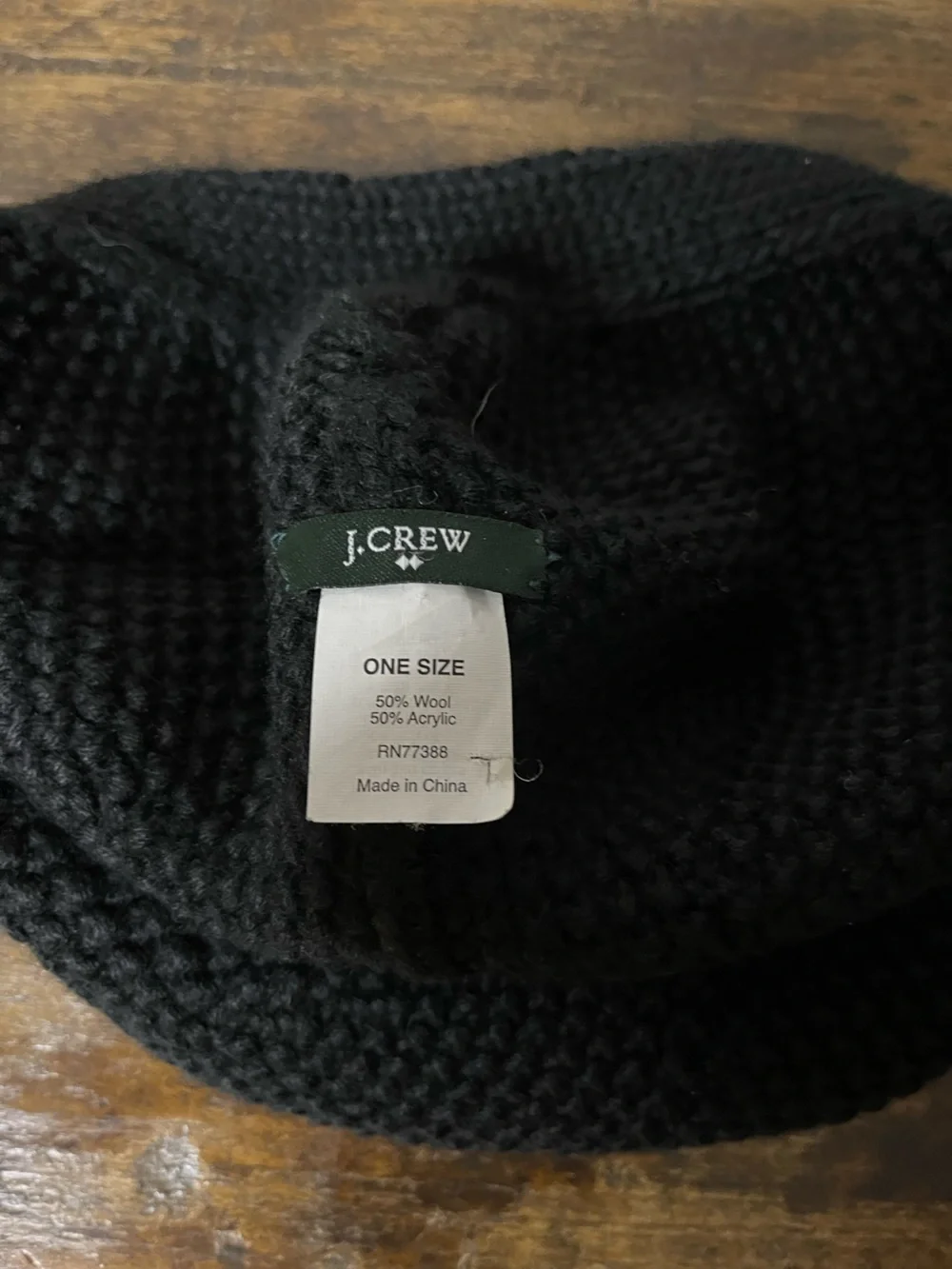 Vintage J. Crew seed stitch black beret/tam with buckle detail (one-size)